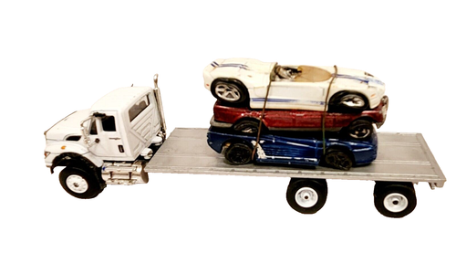 Greenlight / DCP White International Cutom Built 27 Ft Flatbed - Hay - Salvage - Picture 14 of 14