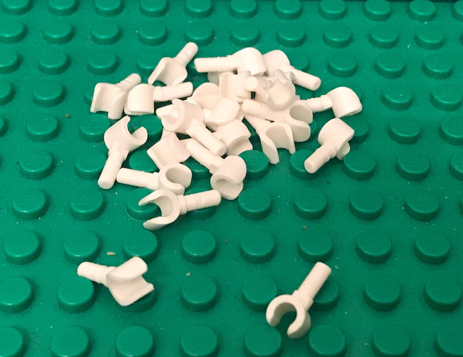 Lego 24 Pieces White Hand / City / Star Wars Mini Figure Hands Parts