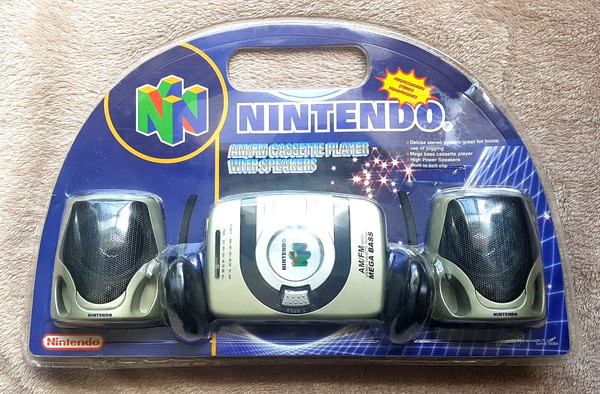 VERY RARE AM/FM CASSETTE PLAYER with Speakers NINTENDO (No Game&Watch) BRAND NEW