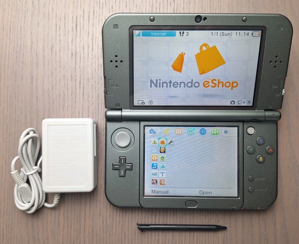 New Nintendo 3DS XL Metallic Black | Charger 32GB SD Card | REGION FREE