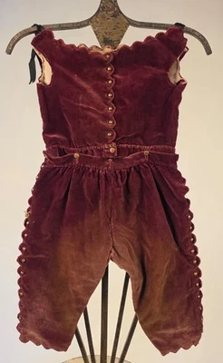 RARE LATE 1830’S LIL BOY’S BROWN VELVET SKELETON SUIT W SCALLOPS + BRASS BUTTONS - Photo 1/3