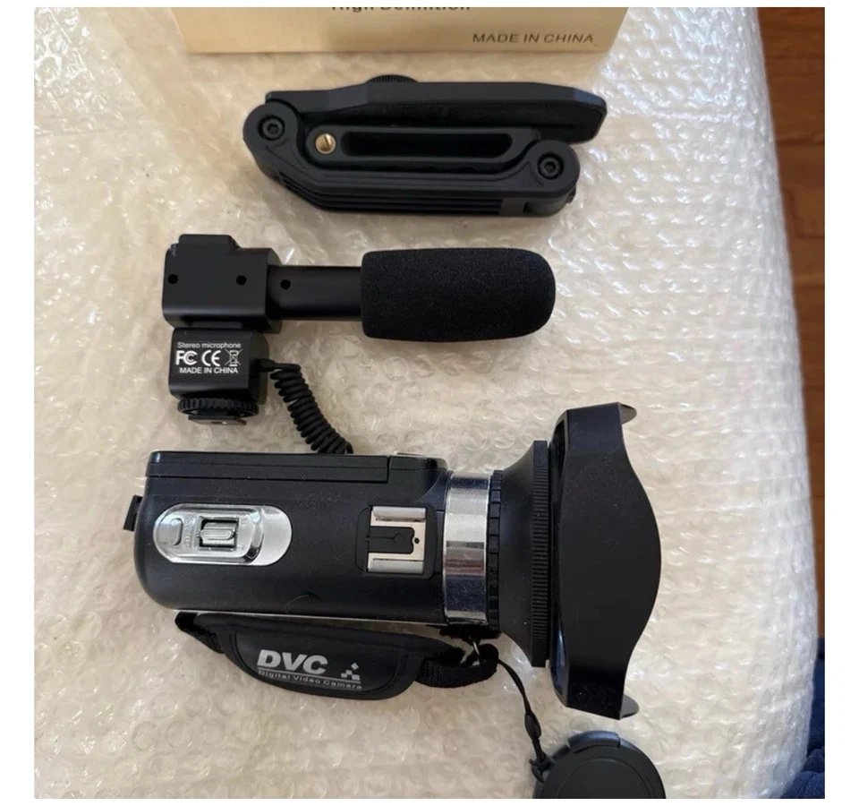 Compact Digital Video Camcorder | Black | Handheld | Tested & Working - Image 3 of 4