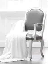 New LITTLE GIRAFFE Chenille Baby Blanket White Luxe Faux Fur Throw 45” X 59”