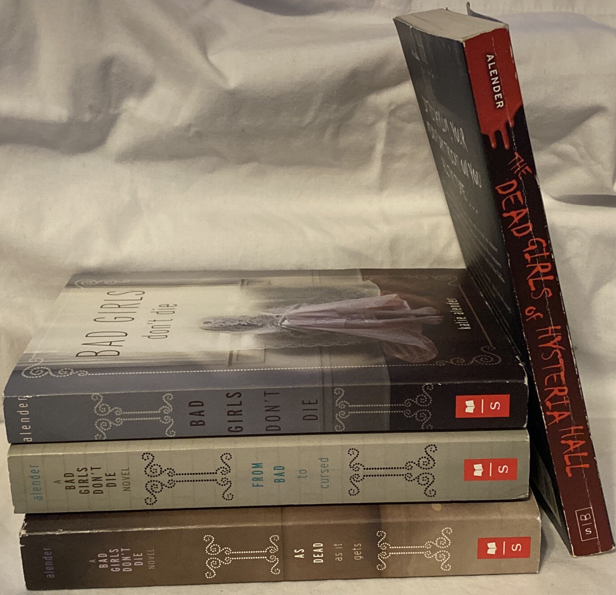 COMPLETE Set BAD GIRLS DON'T DIE Series by Katie Alender vol. 1-3+