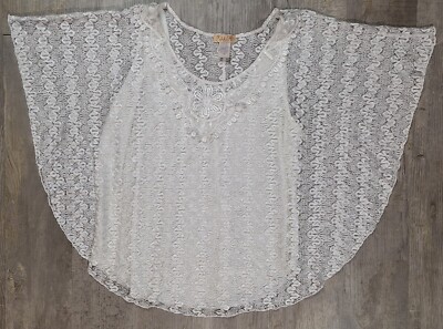 Lavish XL Women's White Lace Round Neck 3/4 Sleeve Blouse With Cami