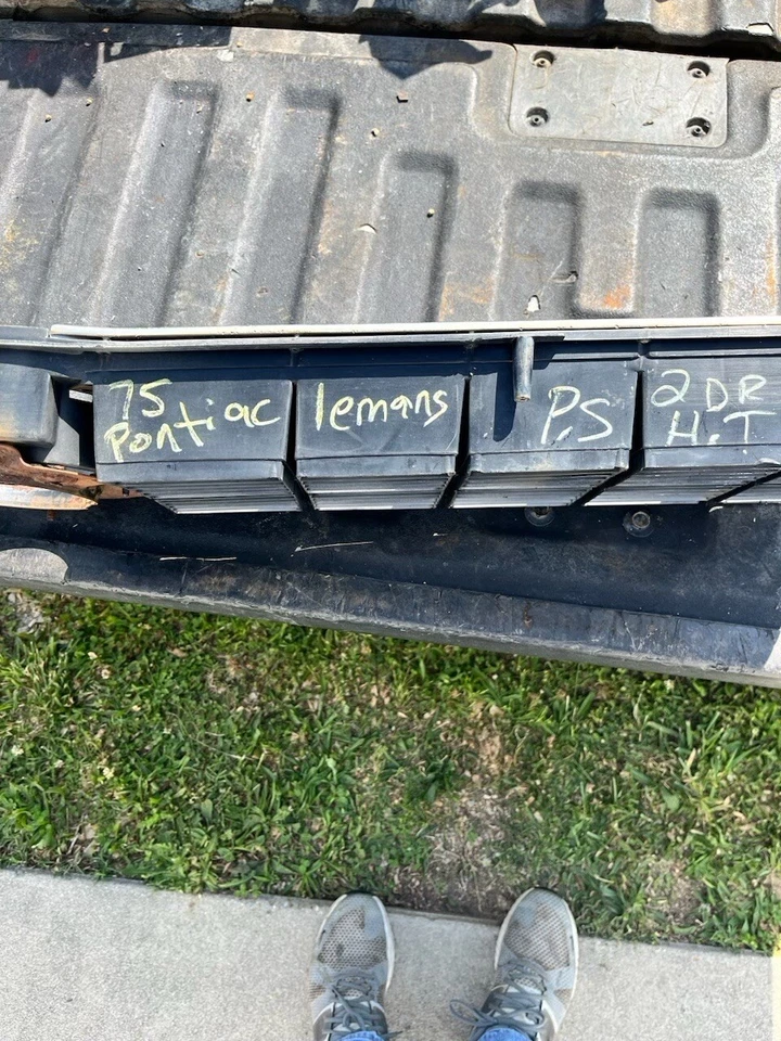 Решетка 1975 Pontiac Lemans, со стороны пассажира, оригинальная GM - Изображение 3 из 3