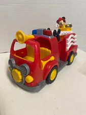 *Disney Junior Mickey's Fire Engine Playset w/Mickey Mouse Lights & Sound