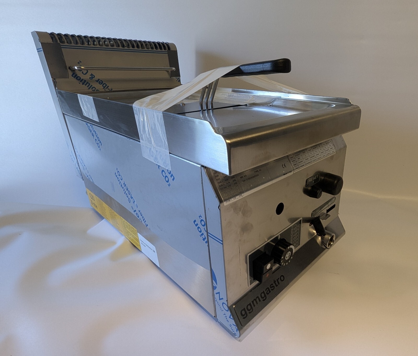 NEUE Gas Friteuse 8Liter Hersteller GGM Gastro + Zubehör