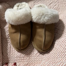 UGG Scuffette II Women  s Suede Sheepskin Lined Slip-On Slippers US 9