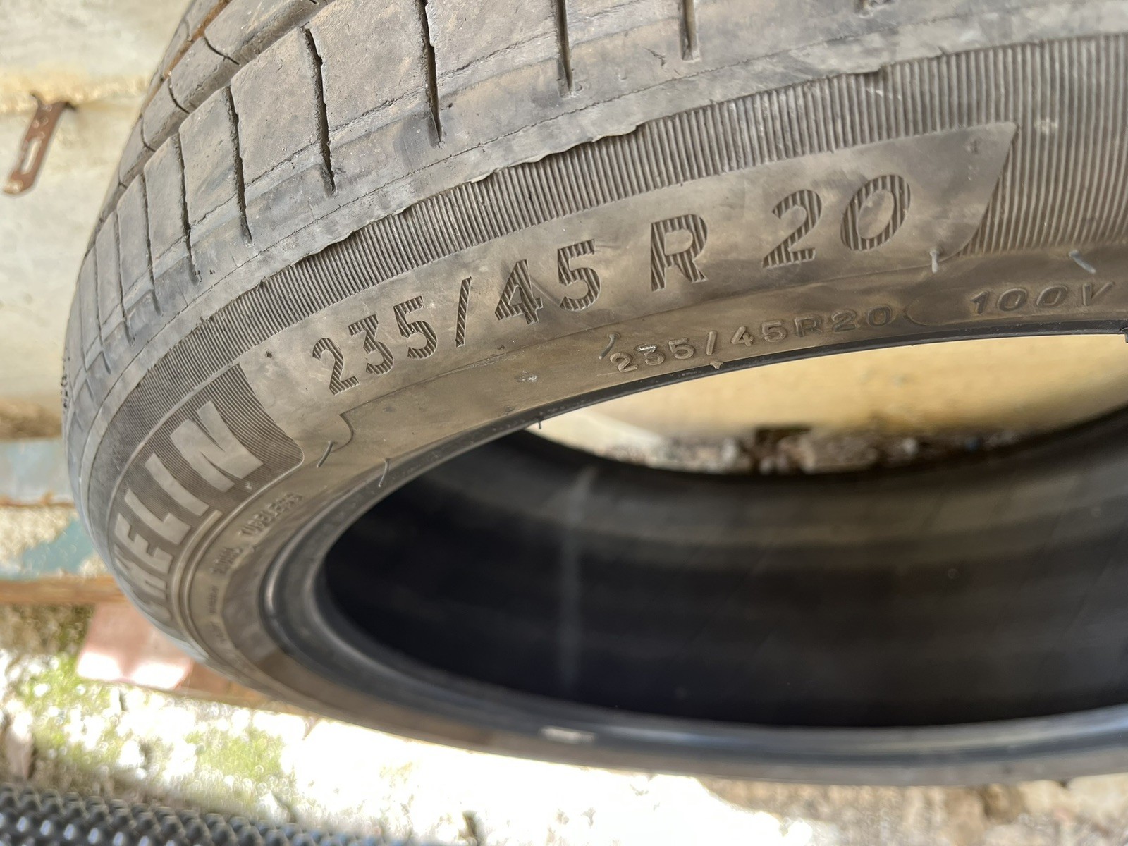 Michelin 235 45 E 20