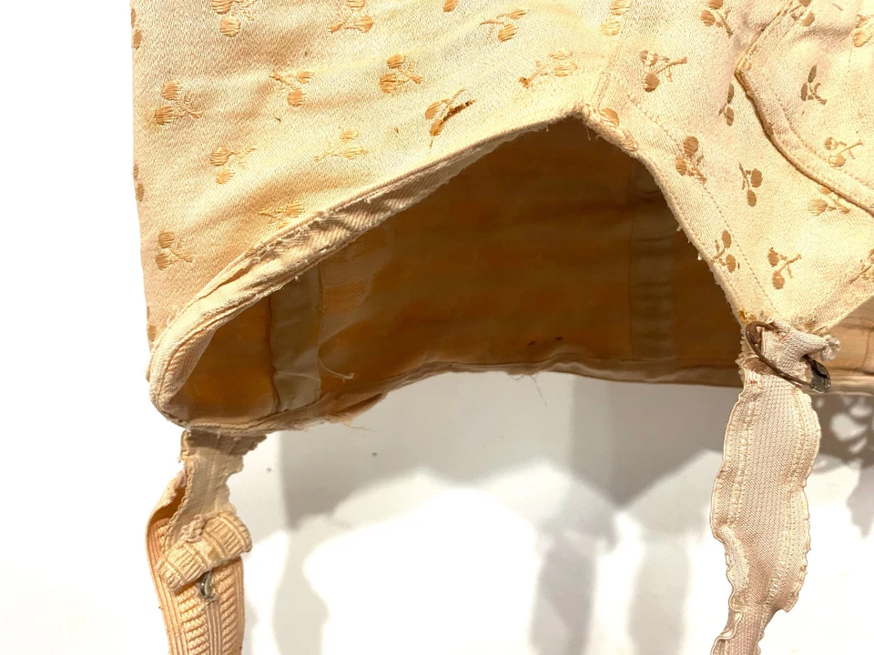 Ancien Corset Gaine Guêpière Porte Jarretelle Rose époque 1920/40 - Photo 2/4