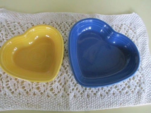 Fiesta 2 Heart Bowls