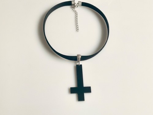 Gargantilla Cruz Invertida Negra Tamaño Personalizado Cuello Collar Dije Terciopelo Joyería - Imagen 1 de 3