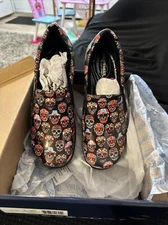 Easy Works By Easy Street Clogs Festive Skulls Size 10WW ✨NEW✨