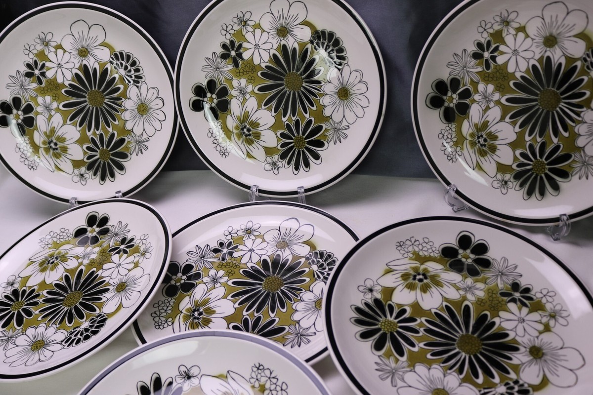 7 Mikasa Leilani Dinner Plate Set Vintage D1765 Cerea Stone Black