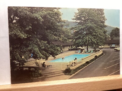 Quality Inn, Fort Henry: Wheeling, WV - Vintage Postcard