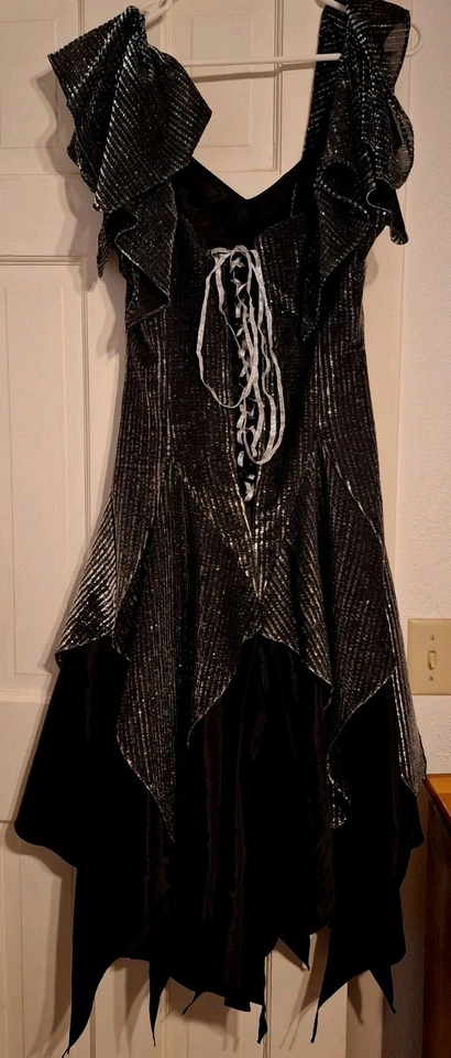 Vtg Nuance Silver Metallic Vlack Party/Evening Dress Ruffled/Rugged Hem Gothic - Image 3 of 4