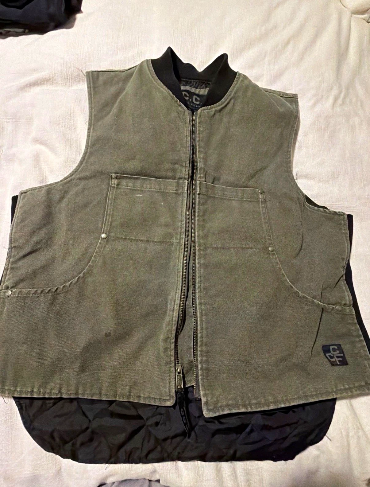 C.C. Filson Co. CCF Men's Insulated Quilted Lined Zip Work Vest Green L - product detail image 1