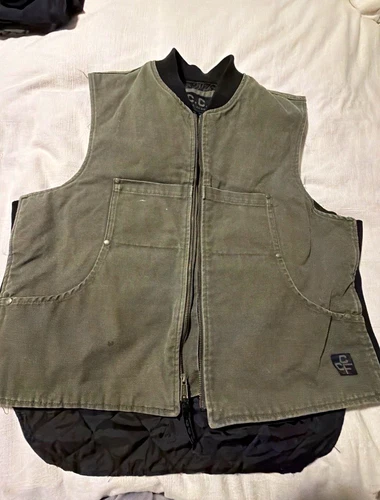 C.C. Filson Co. CCF Men's Insulated Quilted Lined Zip Work Vest Green L video thumbnail