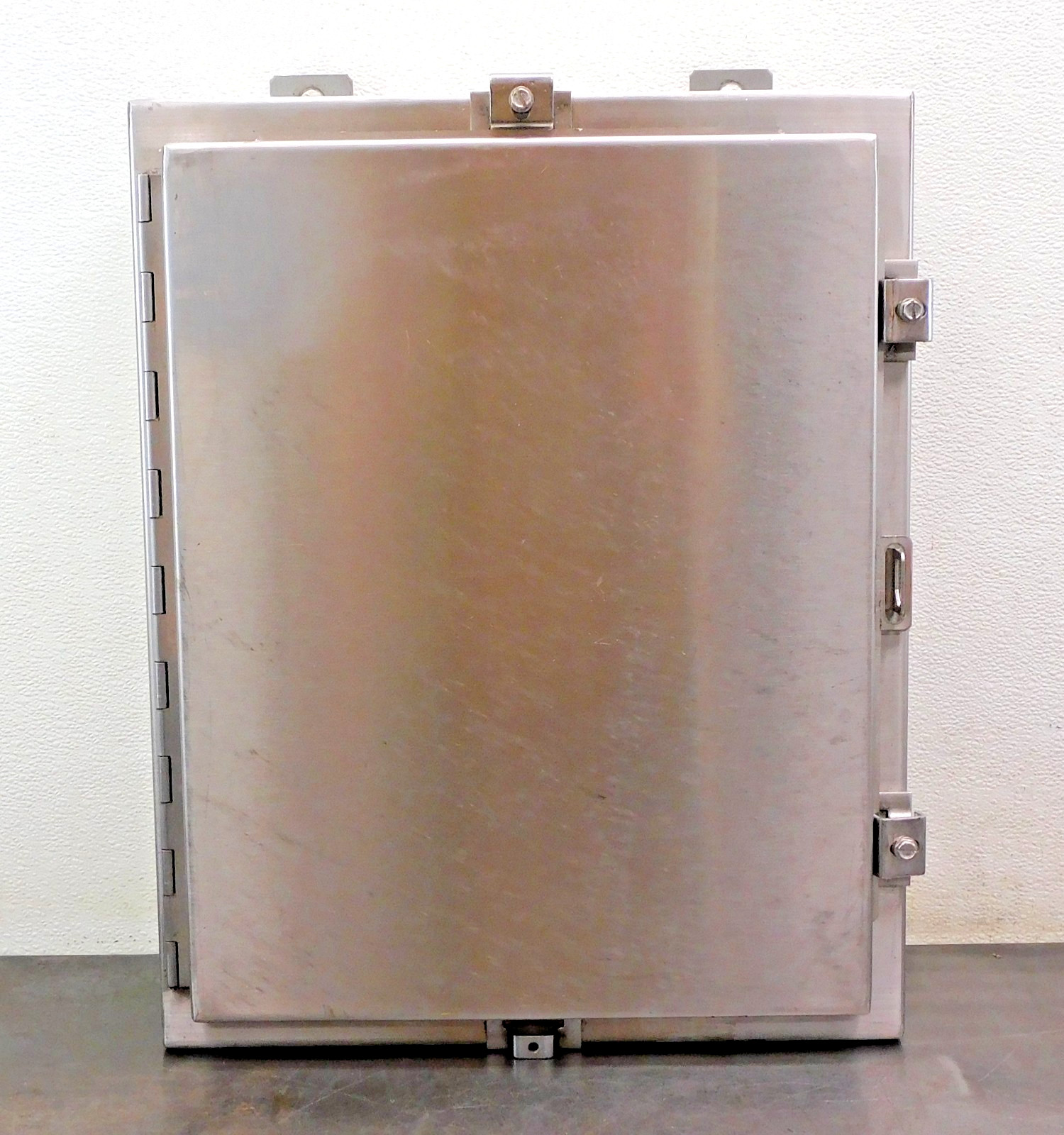 Saginaw SCE-20H1608SSLP Stainless Steel SS Wall-Mount Enclosure 20 x 16 x 8 in.
