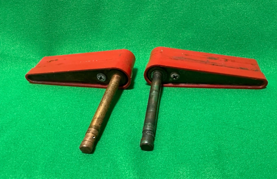 Оригинальный набор из 2 Williams пинбол красный флиппер бита с логотипом машины Williams - Изображение 2 из 2