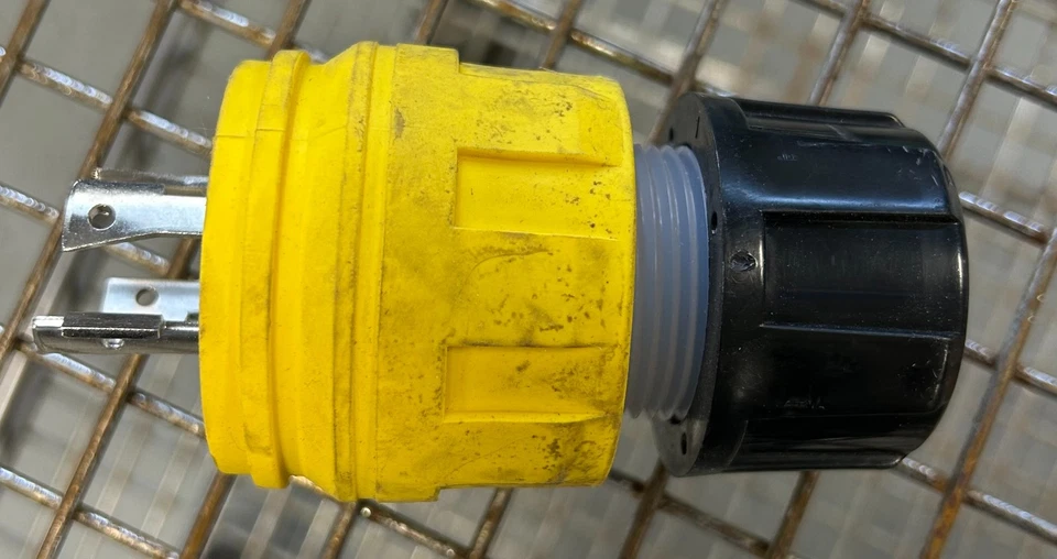 Штепсельная вилка Legrand 20 А 480 В 3-фазная штекерная - Изображение 2 из 3