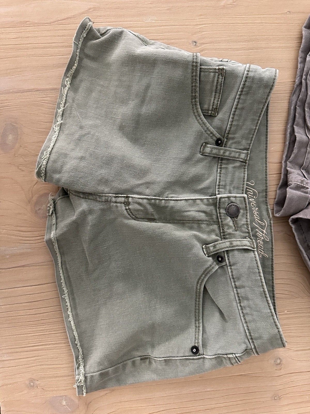 American Eagle And Universal Thread Distressed Sh… - image 3