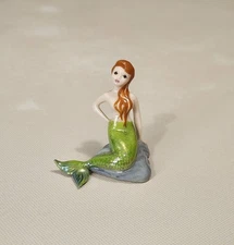 HR Hagen Renaker #2090 Specialty Mermaid on Rock Miniature Figurine