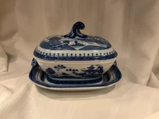 Mottahedeh Blue Canton Historical Charleston VA Sauce Tureen snd Stand