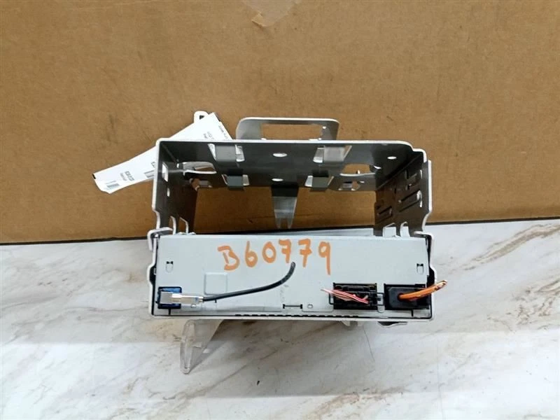 2006 MERCEDES BENZ CLS500 CD CHANGER - Image 4 of 4