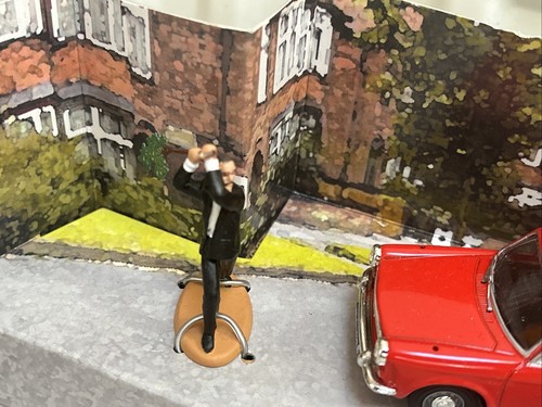 Corgi Toys Fawlty Towers Warty Towels - Picture 2 of 6