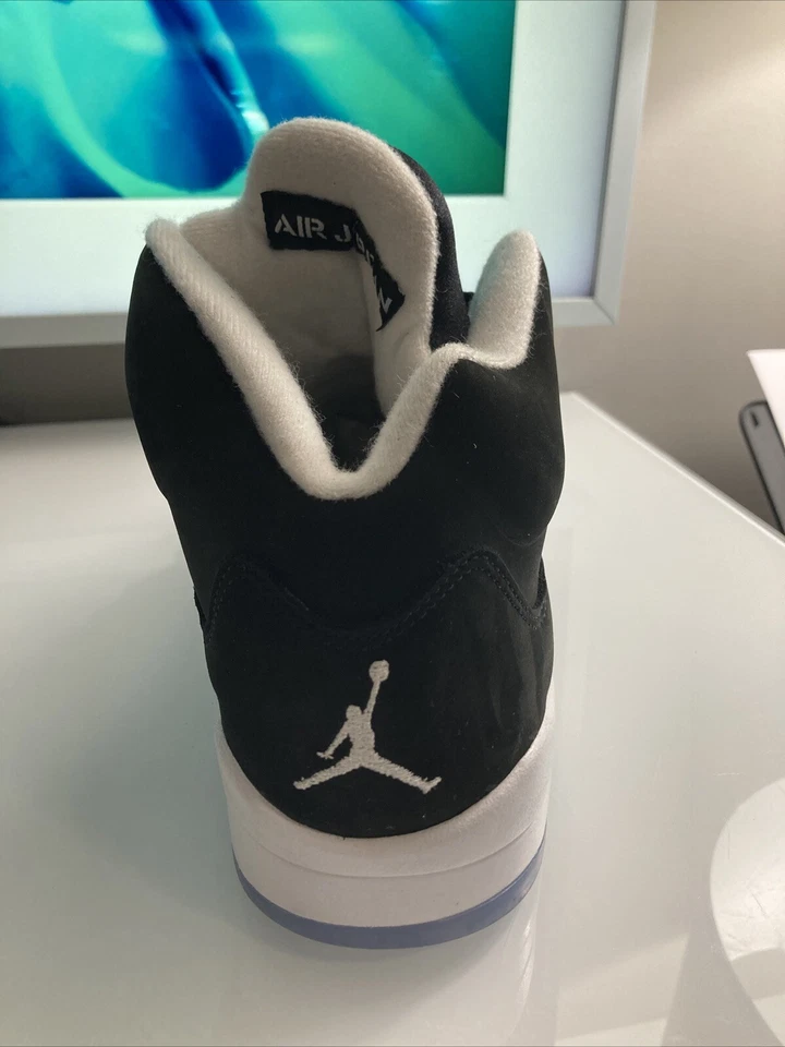 Talla 9 - Jordan 5 Retro Moonlight Oreo 🛑🛑🛑🛑SOLO ZAPATO DERECHO 🛑🛑🛑🛑🛑 Foto 4 de 4