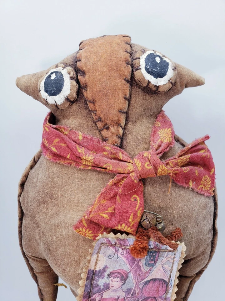 Primitive Grungy Owl on Stand with Halloween Tag OOAK - Image 4 of 4