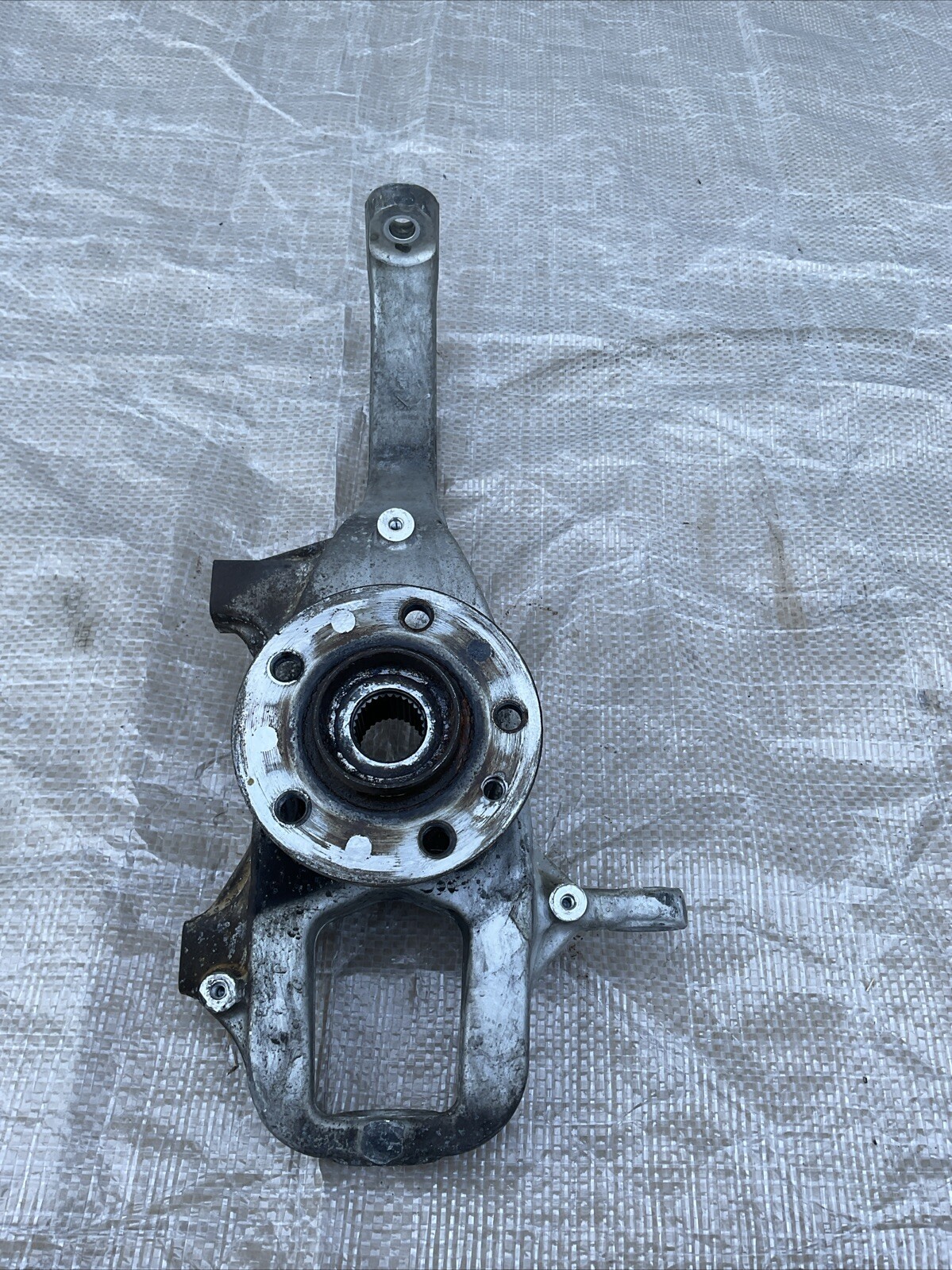 2014 - 2017 MASERATI QPORTE GHIBLI FRONT LEFT SPINDLE KNUCKLE HUB BEARING OEM