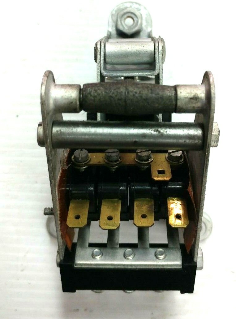 ROLLS ROYCE SILVER SHADOW CORNICHE CENTER CONSOLE A/C FAN SWITCH UB16129