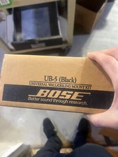 BOSE UB-5 Universal Wall Ceiling Mount Kit Black 145875-1 black 004532