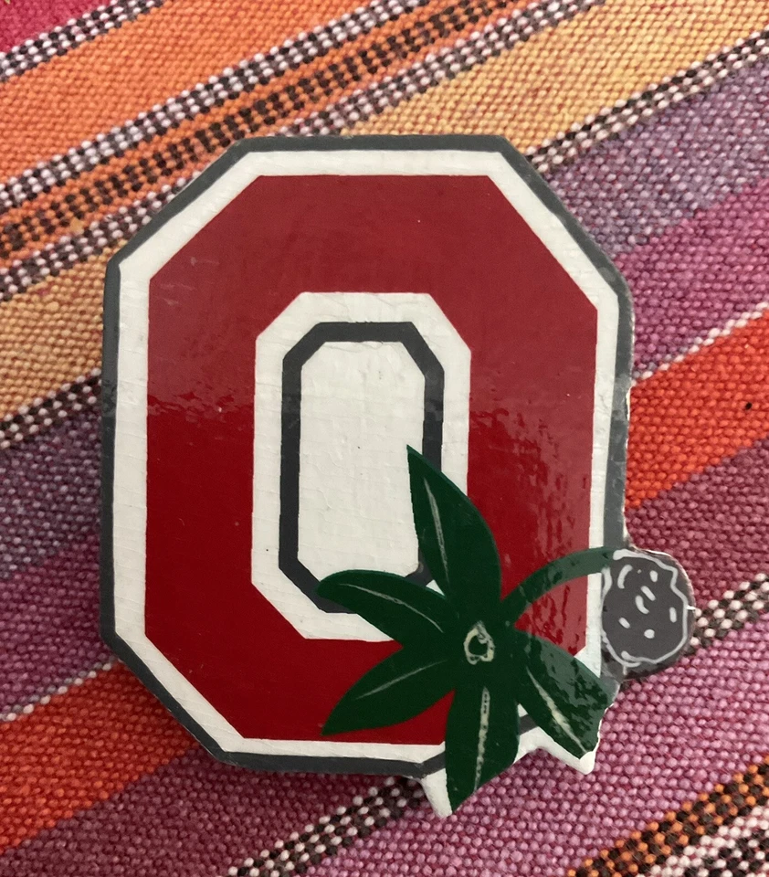 "Pendientes de alambre nuevos Buckeyes Ohio State .25"" nuevos y pasador de madera 1.5"" X 2""" Foto 3 de 4