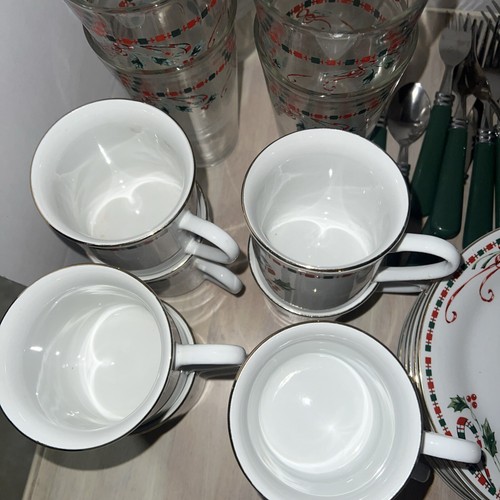 8 Piece Set Christmas Home Essentials “Tartan Ribbon” Gold Trim Complete Set - Picture 7 of 12