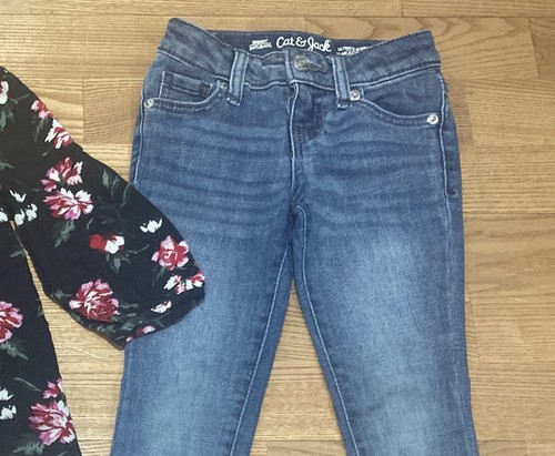 Girl's Old Navy & Cat & Jack Outfit Size 5 - Black Floral Blouse w/Jeans EUC - Picture 6 of 7