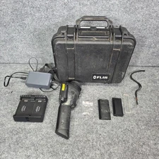 FLIR E Series ThermaVision Scout Infrared Camera with case READ DESCRIPTION