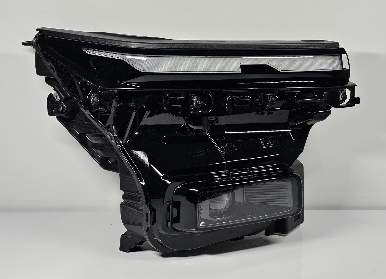 READY! 2024-2026 Chevrolet Traverse Passenger Right Headlight LED OEM 26569800