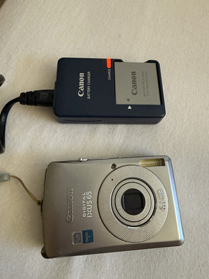 Canon Digital IXUS 65 silber 6MP 3x Zoom 6,3cm Display Akku Ladegerät Tasche