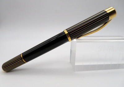 Pelikan Ductus P3110 Schwarz Gold Patronen-Füller 750er Gold Feder F  Old Style