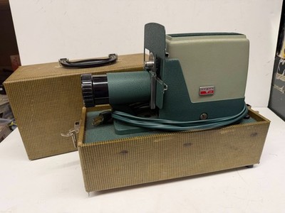 Vintage Argus 300 Portable Working Slide Projector 4 inch Projection f=3.5 Lens