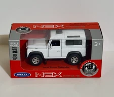 Welly Nex Land Rover Defender 90 White (1:38 Scale)