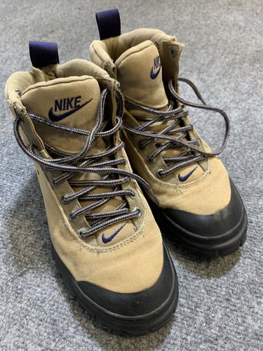 vintage 90's NIKE Regrind hiking boots 