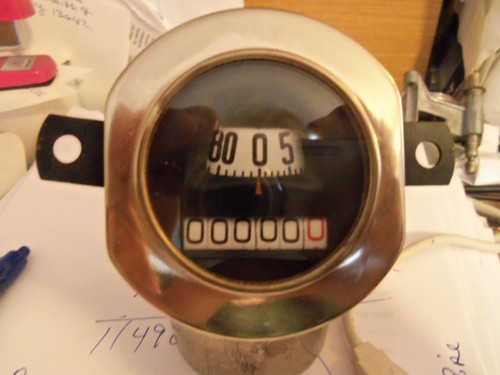 1930 1931 Model A FORD, STEWART WARNER, ROUND SPEEDOMETER , NEW NUMBERS