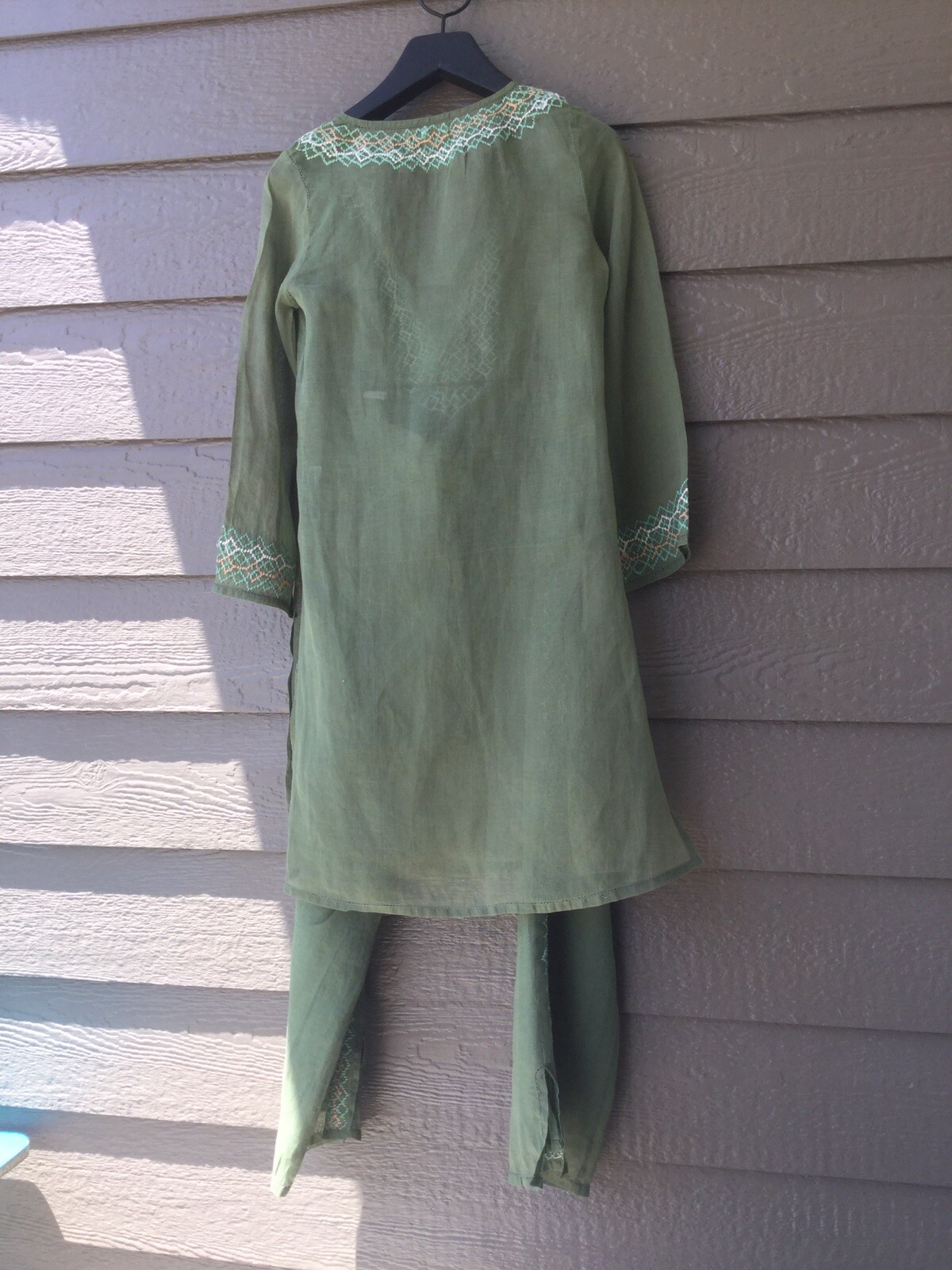 Island shop dress Embroidered Kurta and Pant S (two piece), Size 4