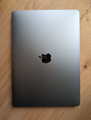 Apple MacBook Pro 13'' Core i7 2,7GHz 16 GB RAM 1 TB QWERTZ Touchbar