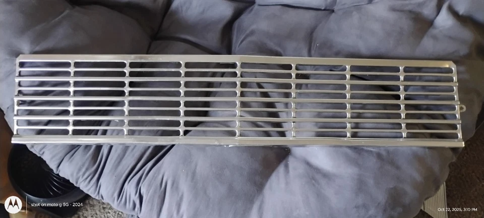 1964 Chevy Impala/Chevelle/El Camino Grill And Headlights Assembly - Image 3 of 4